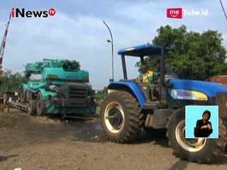 Evakuasi Kendaraan Pengangkut Crane yang Tersangkut di Rel Kereta - iNews Siang 15/10