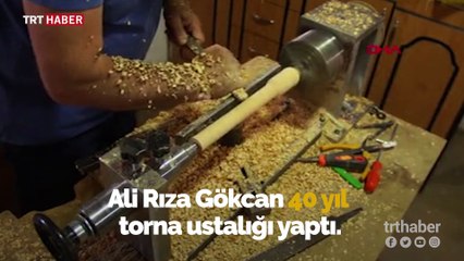 40 yıllık torna ustası enstrümana şekil veriyor