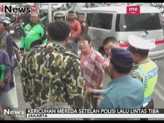 Tak Terima Mobilnya Ditabrak, Anggota TNI AL Marahi Pengendara Didepannya - iNews Pagi 18/10