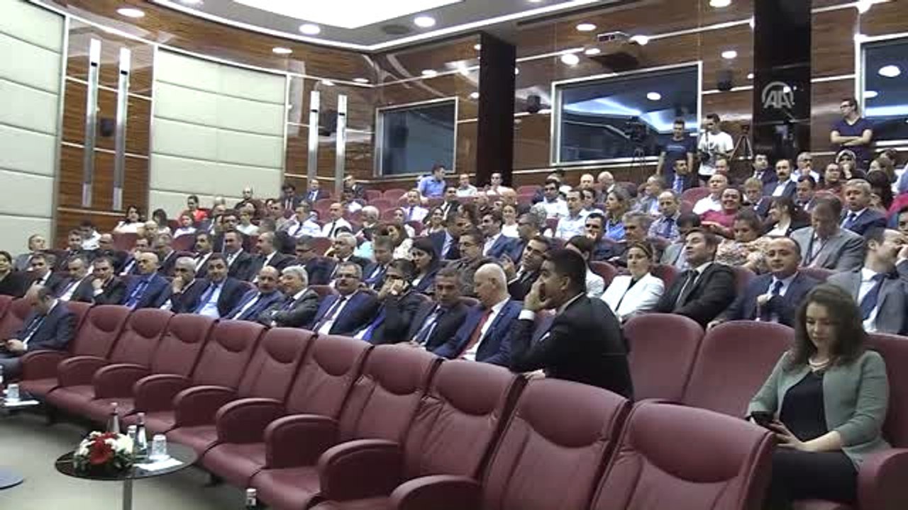 Ticaret Bakanı Pekcan, Görevi Tüfenkci'den Devraldı