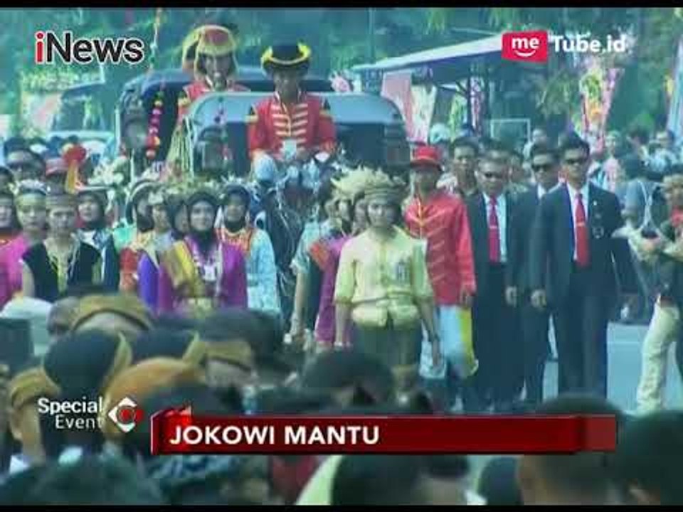 Kirab Kahiyang Ayu Diiringi Sejumlah Polwan yang Memakai Pakaian Adat - Special Event 08/11