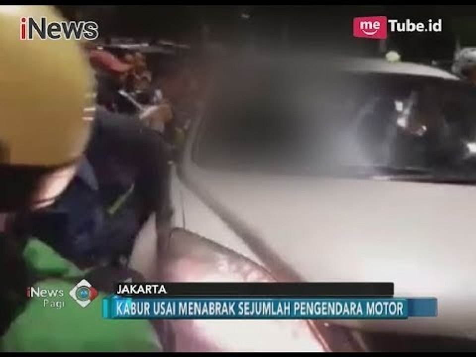 Kabur Usai Tabrak Pengendara Motor, Wanita Pengendara Mobil Diamuk Massa - iNews Pagi 22/11