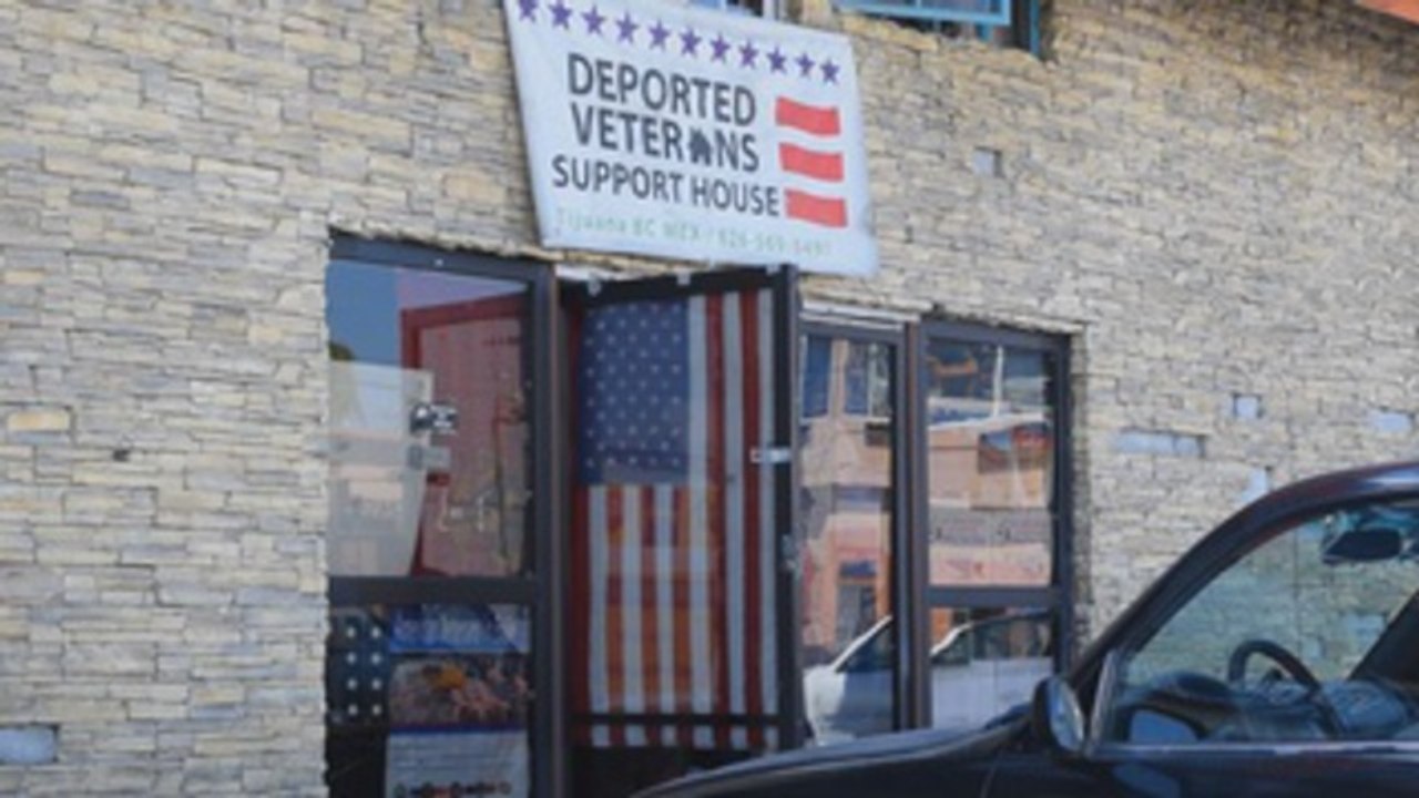 Veteranos méxicanos deportados que viven en la incierta espera para regresar a EE.UU.