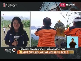Kepulan Asap Gunung Agung Menjadi Latar Belakang Berfoto Para Wisatawan - iNews Siang 01/12