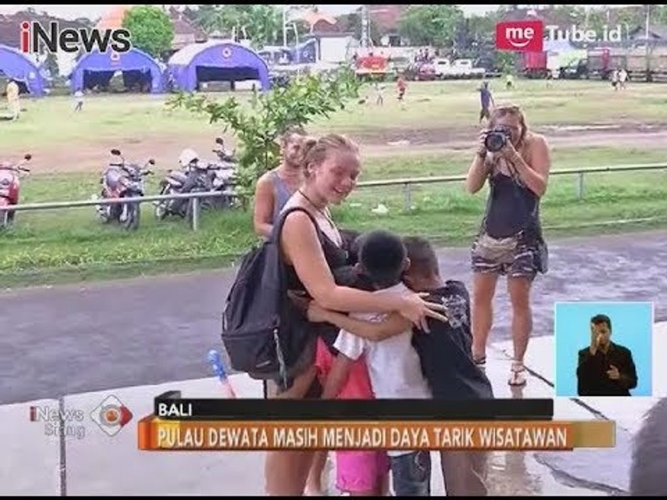 Wisatawan Mancanegara Mengunjungi Pengungsian Erupsi Gunung Agung - iNews Siang 02/12