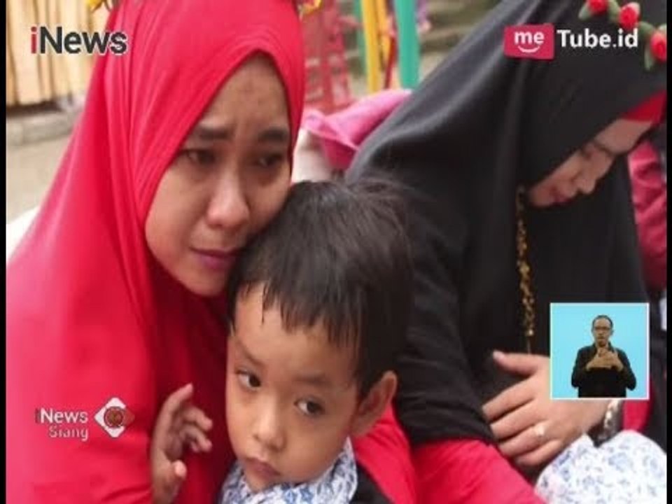 Suasana Haru Prosesi Basuh Kaki yang Diikuti Anak-anak TK di Peringatan Hari Ibu - iNews Siang 22/12