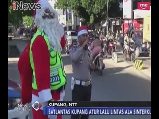 Unik!! Polisi Lalu Lintas Berkostum Santa Claus Membagikan Helm di Kupang - iNews Malam 23/12