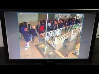 Rekaman CCTV Video 02, Detik-detik Ambruknya Selasar Gedung BEI - Breaking News 15/01