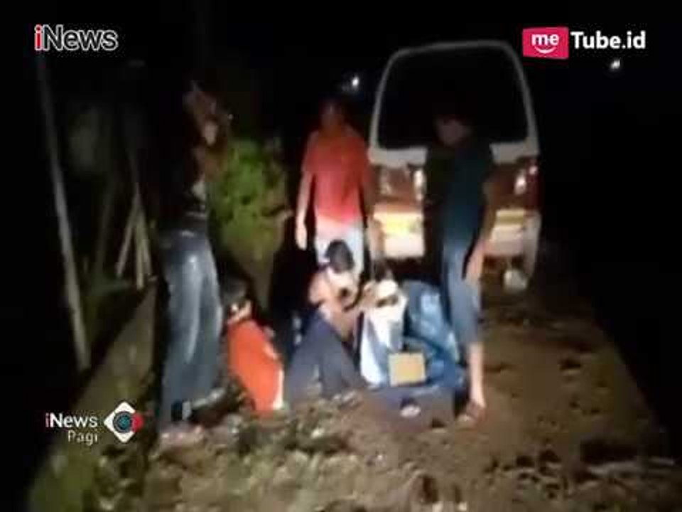 Pura-pura Jadi Penumpang Angkot, 2 Pemuda Bawa 2 Karung Ganja Seberat 25 Kilogram - iNews Pagi 03/02