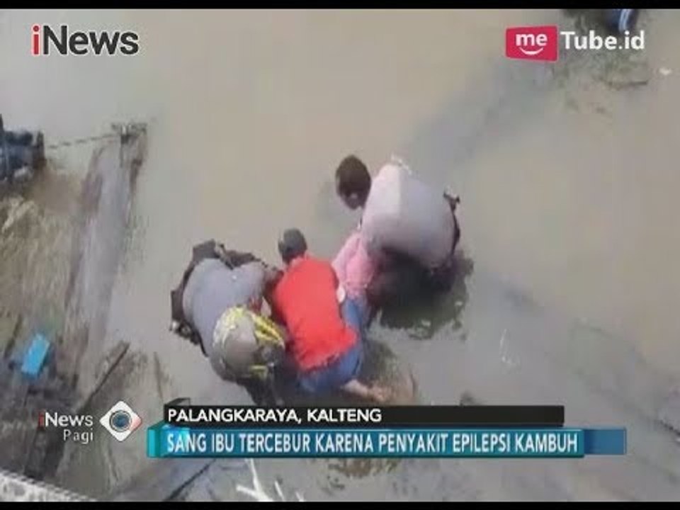 Viral Video Aksi Heroik 2 Polisi saat Selamatkan Ibu Hamil Tercebur Sungai - iNews Pagi 13/02