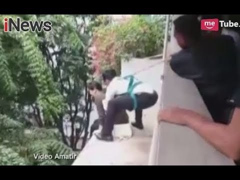 Video Amatir!! Polisi Gagalkan Aksi Bunuh Diri Seorang Wanita di Kelapa Gading - iNews Sore 19/02