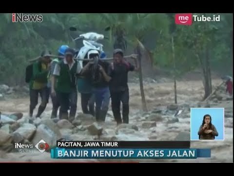 Akses Jalan Tertutup Total, Warga Pacitan Nekad Terjang Banjir Longsor - iNews Siang 08/03