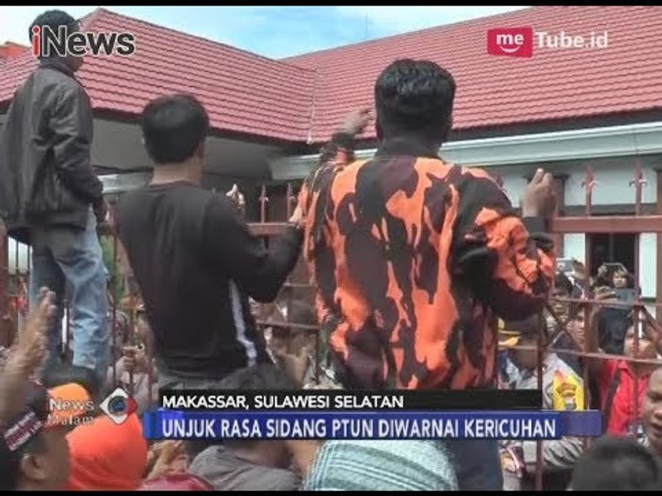 Unjuk Rasa Sidang PTUN Ricuh, Massa Paslon Nyaris Robohkan Pagar dan Adu jotos - iNews Malam 26/03