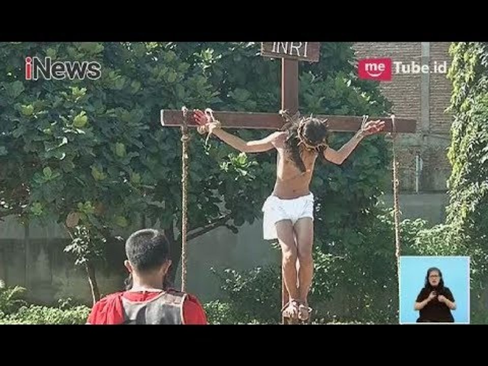 Umat Kristiani Gelar Visualisasi Kisah Perjuangan Yesus Kristus Dikayu Salib - iNews Siang 30/03