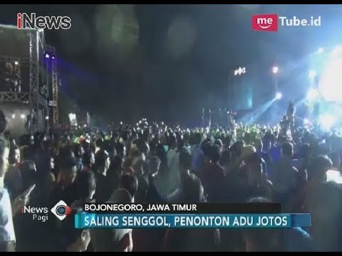 Tak Terima Saling Senggol saat Joget, Penonton Adu Jotos di Konser Dangdut - iNews Pagi 09/04