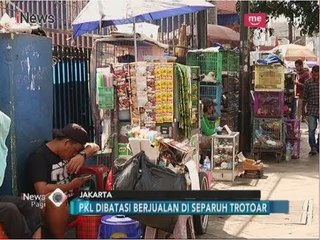 Скачать видео: Pemprov DKI Masih Izinkan PKL Berjualan di Trotoar - iNews Pagi 06/04