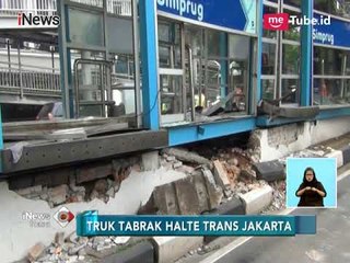 Halte TransJ Simprug Rusak Dihantam Truk Baja - iNews Siang 19/04