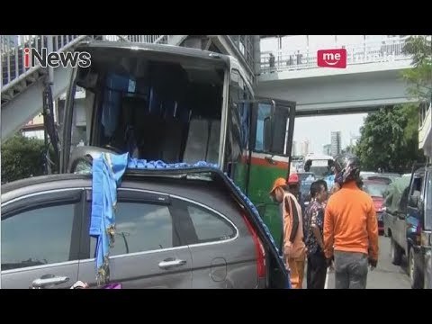 Tabrakan Beruntun di Slipi, Satu Pengendara Motor Luka Parah - iNews Sore 28/04