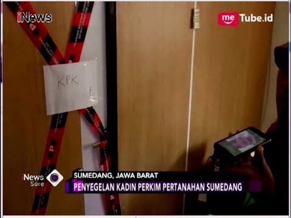 KPK Segel Ruang Kepala Dinas PUPR dan DPKPP Sumedang - iNews Sore 07/05