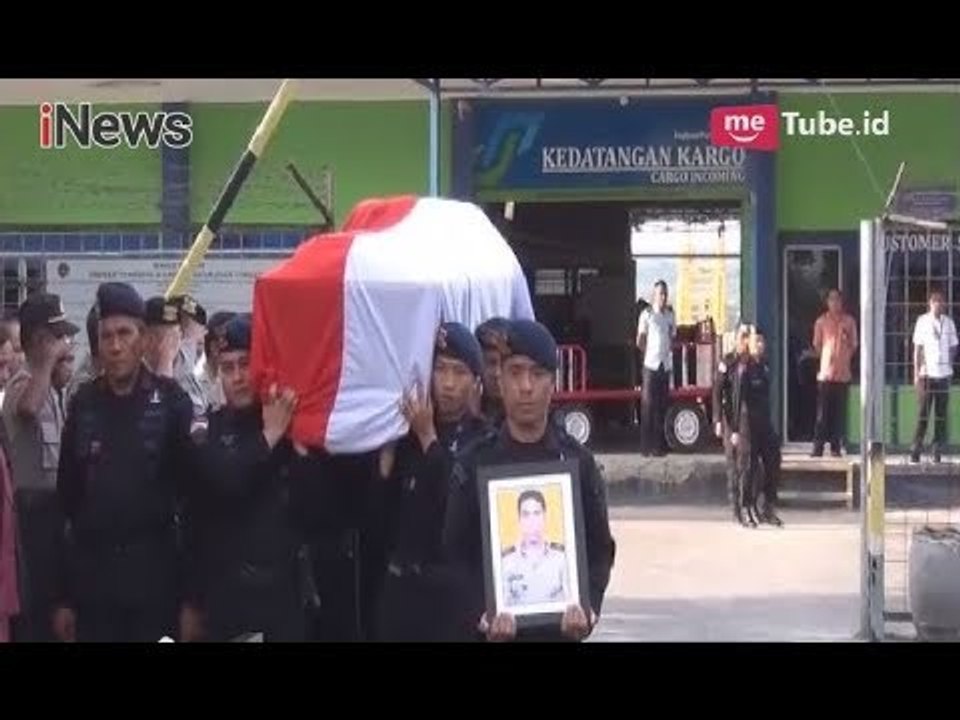 Jenazah Bripka Marhum Frence Tiba di Kupang untuk Dibawa ke Kampung Halaman - iNews Sore 12/05