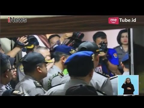 Kapolri Jenguk Para Korban Penyerangan di Mapolda Riau - iNews Siang 17/05