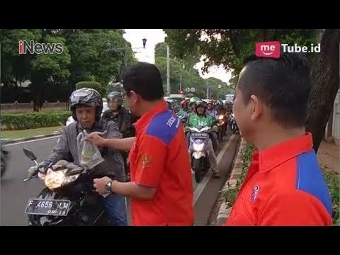 Perindo Bagikan Takjil Gratis Bagi Pengendara di Jalan Diponegoro, Jakpus - iNews Sore 29/05