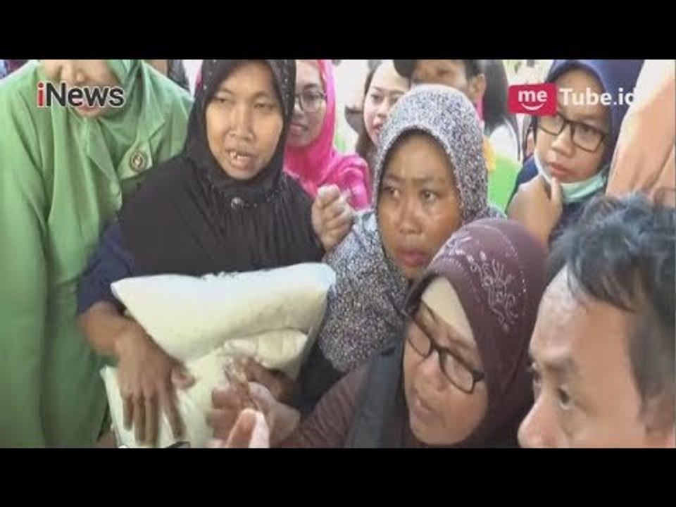 Ratusan Warga Saling Berdesakan Rebut Sembako di Pasar Murah Kendal - iNews Sore 30/05