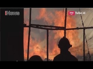 Télécharger la video: Gudang Kapas di Bandung Ludes Terbakar, Petugas Kesulitan Padamkan Api - iNews Sore 04/06