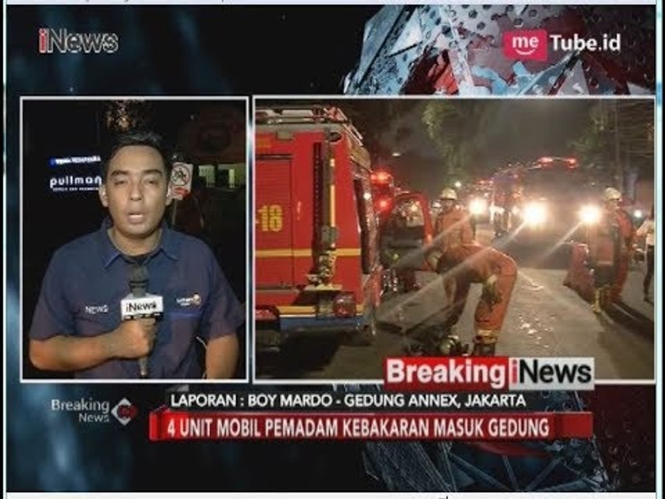 Petugas Masih Berusaha Padamkan Api di Lantai 10 Gedung Annex - Breaking iNews 05/06