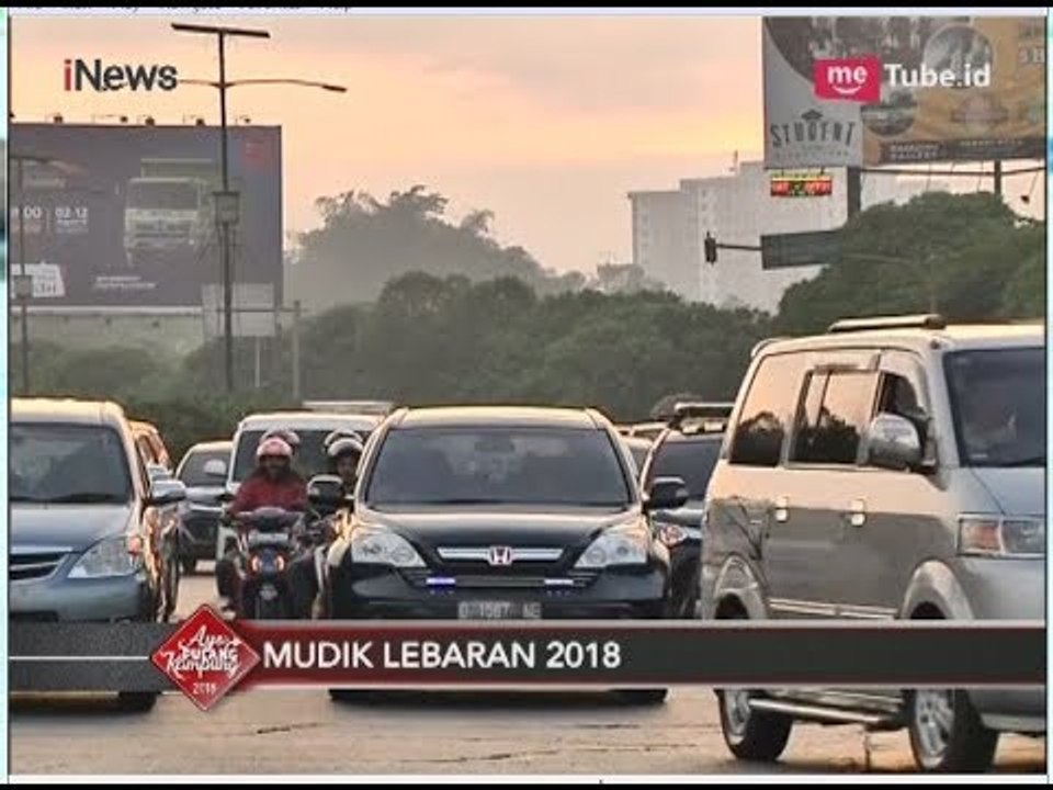 Kawasan Tanjung Sari Jadi Titik Macet di Jalur Keluar Tol Cileunyi - Special Report 12/06