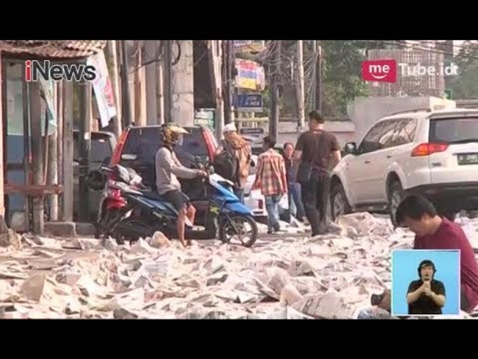 Lautan Sampah Koran Usai Salat Ied Jadi Pundi Rezeki Pemulung - iNews Siang 15/06