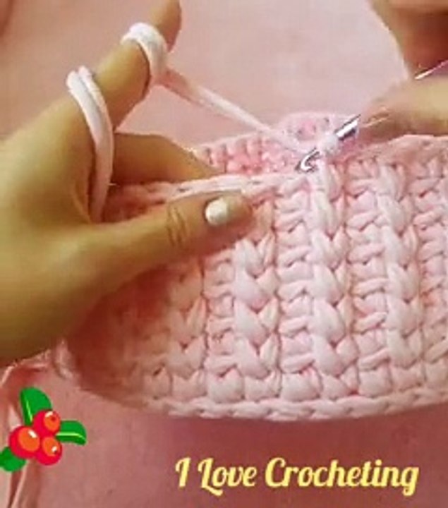Crochet. an Interesting Pattern for Knitting Baskets From Thick Yarn