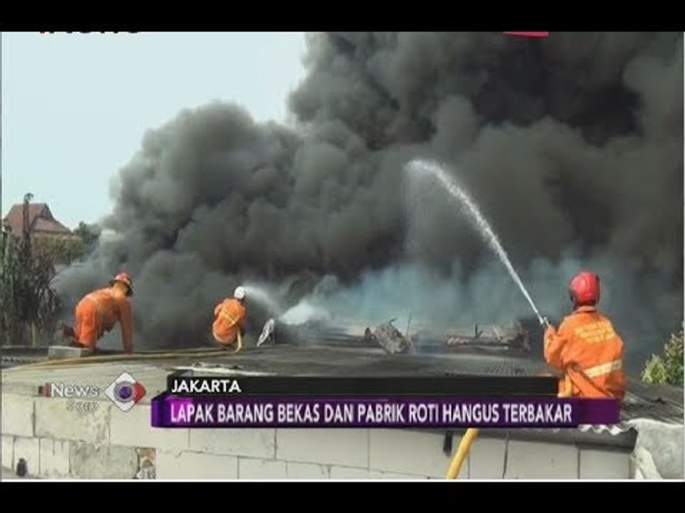 Kebakaran di Kedoya, Lapak Barang Bekas dan Pabrik Roti Ludes Dilalap Api - iNews Sore 24/06