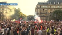 L'explosion de joie des supporters français sur le but d'Umtiti
