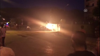 Kaza yapan otomobil alev aldı: 4 yaralı - ELAZIĞ