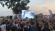 Effusions de joie après la victoire de la France en demi-finale