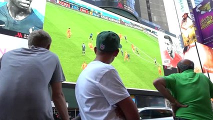 Times Meydanı'nda Dünya Kupası Yarı Final Heyecanı - New