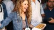 Dünyaca Ünlü Şarkıcı Shakira Gelir Gelmez Baklavanın Tadına Baktı