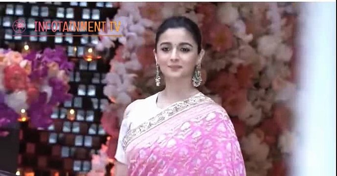 Ranbir Kapoor With GIRLFRIEND Alia Bhatt | Akash Ambani And Shloka Mehta Engagement Ceremony