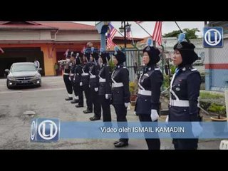 Polis buru penyamun guna pedang samurai