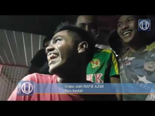 Penyokong Lang Merah bermalam di stadium