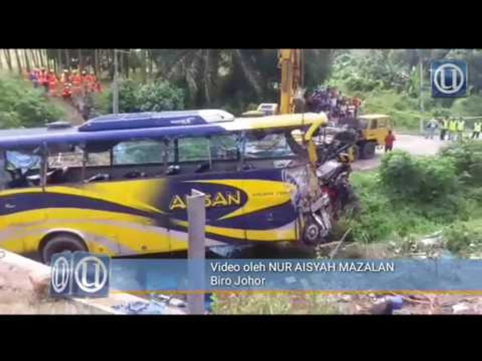 13 Maut 16 Cedera Bas Ekspres Kemalangan Video Dailymotion