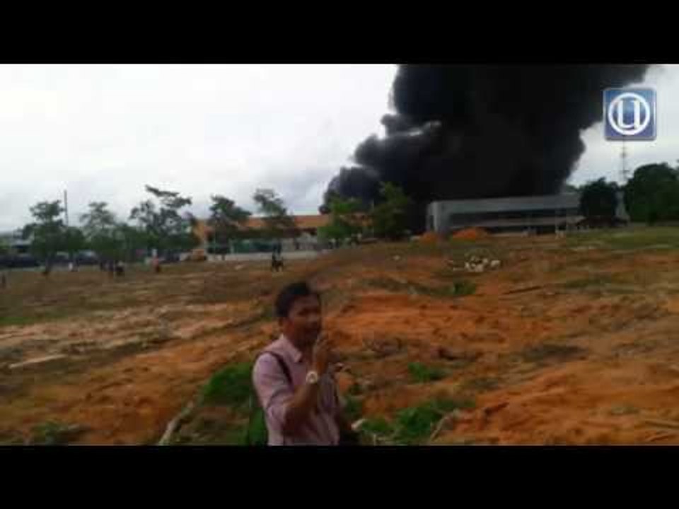 Kilang cat terbakar