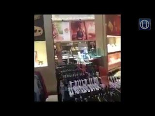 Kedai emas dalam pusat beli-belah disamun