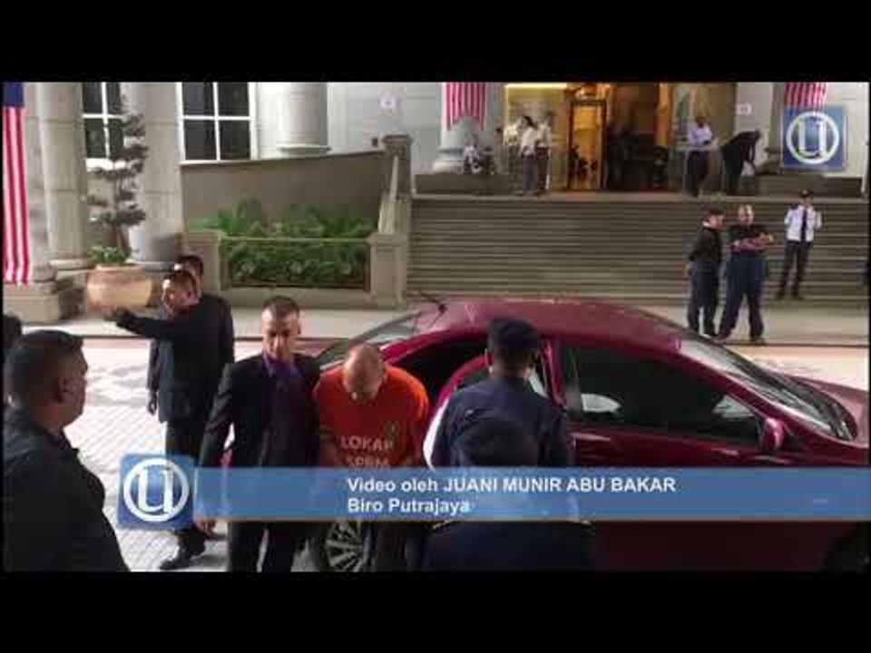 Setiausaha Politik direman enam hari
