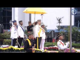 Sultan Perak berangkat ke sambutan Hari Pahlawan peringkat negeri