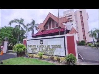 Curi: Wanita dan teman lelaki ditahan