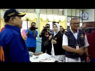 Makanan segar untuk mangsa banjir