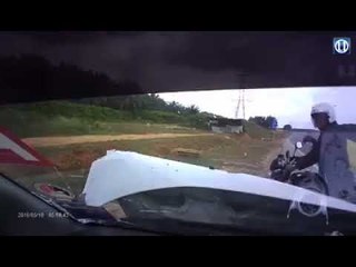 Lembu melayang dirempuh kereta