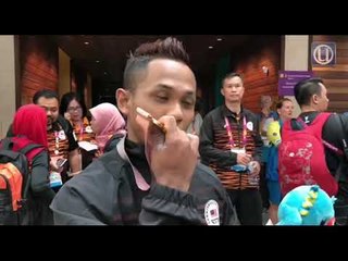 Angkat berat sumbang emas pertama